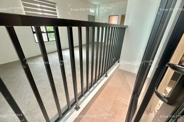 JALAN SULTAN AZLAN SHAH (TIGER LANE)