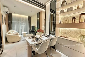 JALAN SULTAN AZLAN SHAH (TIGER LANE)