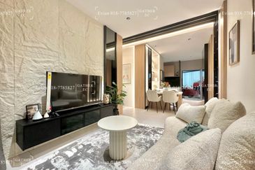 JALAN SULTAN AZLAN SHAH (TIGER LANE)