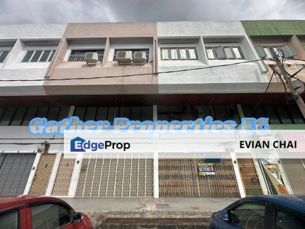 Under Value,BIG OFFER 2.5 Sty Between Bercham and Ipoh Garden Shop Lot For Sale,Many Room Available, Perak, Ipoh