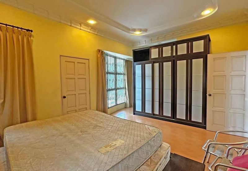 Luxury Double Storey Bungalow Ipoh,Short Distance AEON Station 18,Only 7xxK Can Get!
