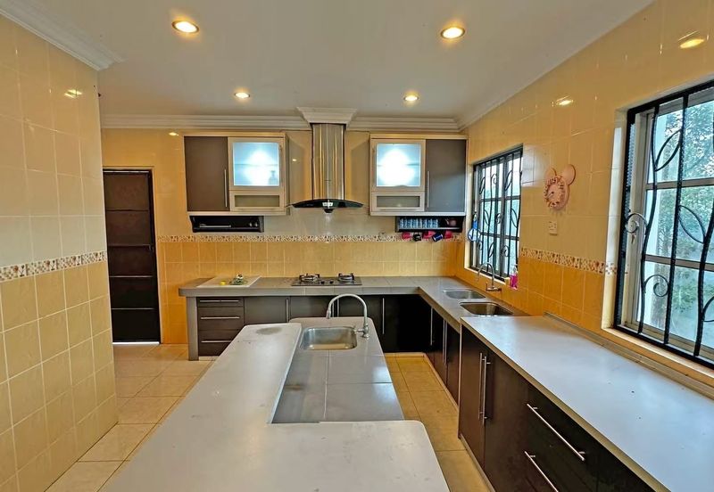 Luxury Double Storey Bungalow Ipoh,Short Distance AEON Station 18,Only 7xxK Can Get!