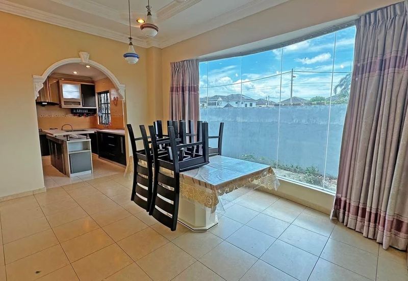 Luxury Double Storey Bungalow Ipoh,Short Distance AEON Station 18,Only 7xxK Can Get!