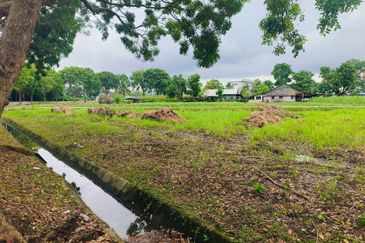 [PUSAT BANDAR] Berhampiran Melaka Sentral untuk Dijual