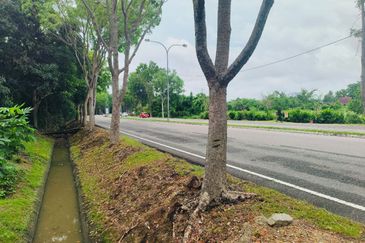 [PUSAT BANDAR] Berhampiran Melaka Sentral untuk Dijual