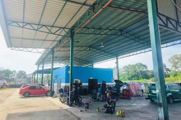 Ayer Keroh Commercial Centre