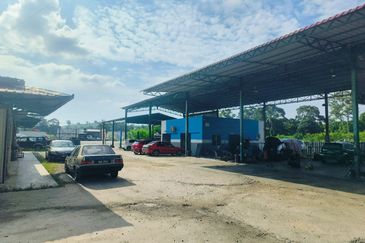 Ayer Keroh Commercial Centre