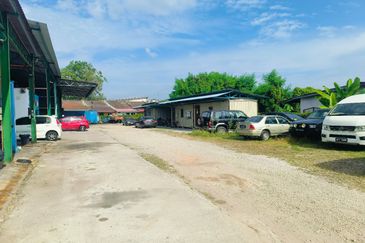 Ayer Keroh Commercial Centre