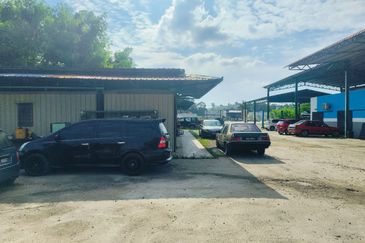 Ayer Keroh Commercial Centre