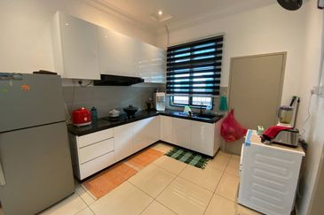 TAMAN MERLIMAU EMAS SEKSYEN 2