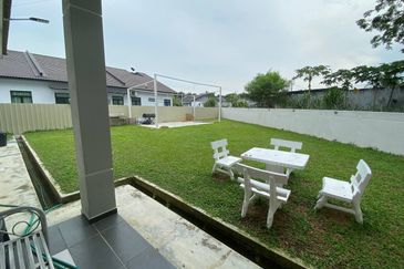 TAMAN MERLIMAU EMAS SEKSYEN 2