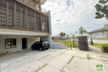 [BIGGEST CORNER UNIT & FACING OPEN] 3 Storey The Mulia Residences, Cyberjaya