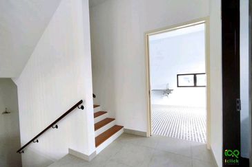 [BIGGEST CORNER UNIT & FACING OPEN] 3 Storey The Mulia Residences, Cyberjaya