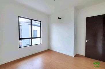 [BIGGEST CORNER UNIT & FACING OPEN] 3 Storey The Mulia Residences, Cyberjaya