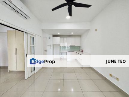 Mid Floor Corner Lot Partial Furnished Good Condition 1room Apt @ Tropez Residences for Sale, Johor, Johor Bahru