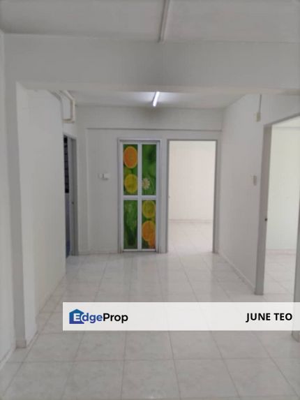Strategic Location Partial Furnished Mid Floor 3room Walk Up Flat @ Sri Lanang Flat for Rent, Johor, Johor Bahru