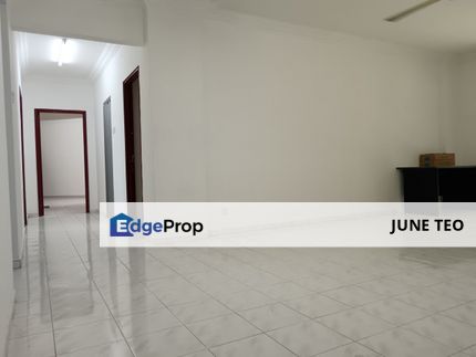 Strategic Location Original Good Condition Spacious Furnished 3room Apt @ Seri Mutiara Apt for Rent, Johor, Masai