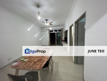 Strategic Location Mid Floor Basic Reno Furnished 2room apt @ Lakeview Suite for Rent, Johor, Johor Bahru