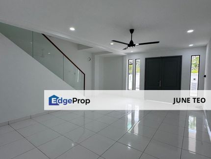 Unfurnished Unblock View Good Condition 2sty Terrace @ Bestari Indah Lily 1 for Sale, Johor, Ulu Tiram