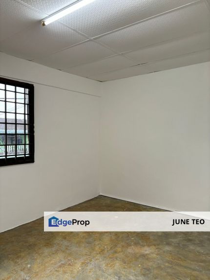 Strategic Location Unfurnished Basic Condition 2sty Low Cost House @ Permas Jaya for Rent / Sale, Johor, Permas Jaya/Senibong