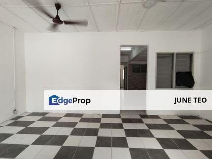 New Paint Renovated Unfurnished Good Condition 1sty Terrace @ Pasir Putih for Rent, Johor, Pasir Gudang