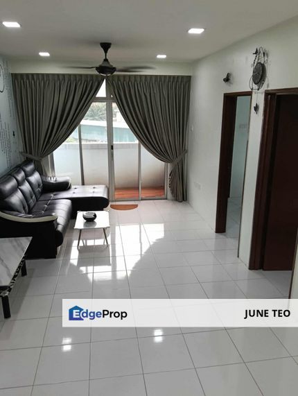 High Floor Partial Furnished Good Condition 3room Apt @ Pangsapuri Palma Kipas for Rent, Johor, Ulu Tiram
