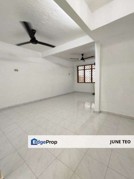 Refurbished Extended Basic Furnished Good Condition 2sty Mid Cost House @ Tmn Rinting for Rent, Johor, Masai