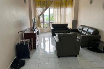 Dwi Mahkota Condominium