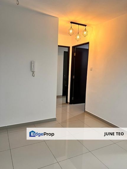 Prime Location Partial Furnished Good Condition Mid Floor Pool View 2room Apt @ Marina Cove for Rent, Johor, Johor Bahru