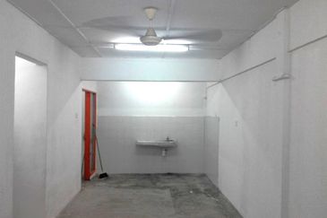 Flat Taman Plentong Utama