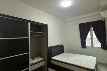 Meridin Bayvue Apartment