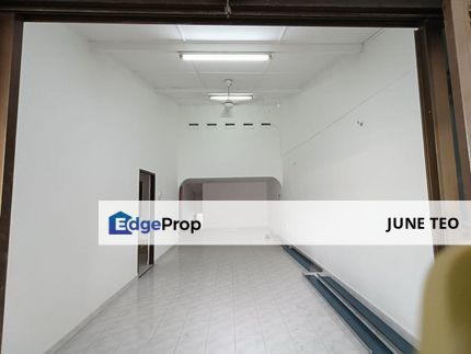 Strategic Location Partial Furnished Good Condition 1.5sty Terrace @ Tmn Abad for Rent, Johor, Johor Bahru