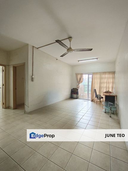 Strategic Location Partial Furnished Good Condition Low Floor Garden View 3room Apt @ Prima Regency for Sale, Johor, Plentong