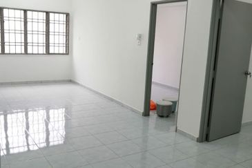 Taman Flora Heights Flat