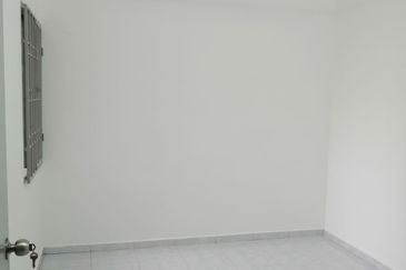 Taman Flora Heights Flat