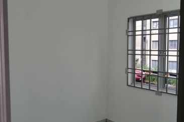 Taman Flora Heights Flat