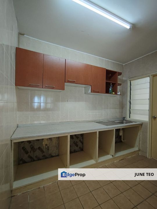 Mid Floor Partial Furnished Good Condition 3room Apt @ Prima Regency for Rent, Johor, Plentong