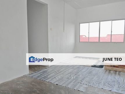 High Floor Basic Fitting 3room Walk Up Flat @ Flora Height for Rent / Sale, Johor, Pasir Gudang