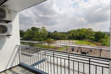 Seri Austin Luxury Apartment