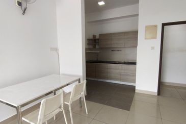 Seri Austin Luxury Apartment