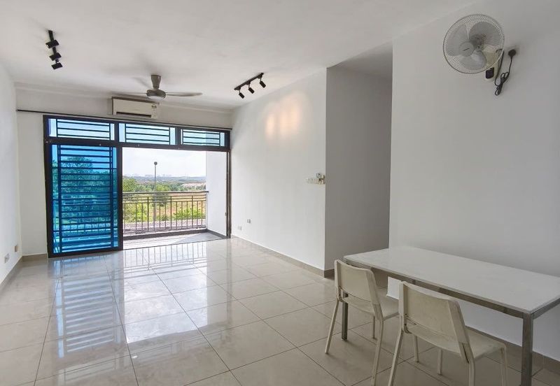 Seri Austin Luxury Apartment