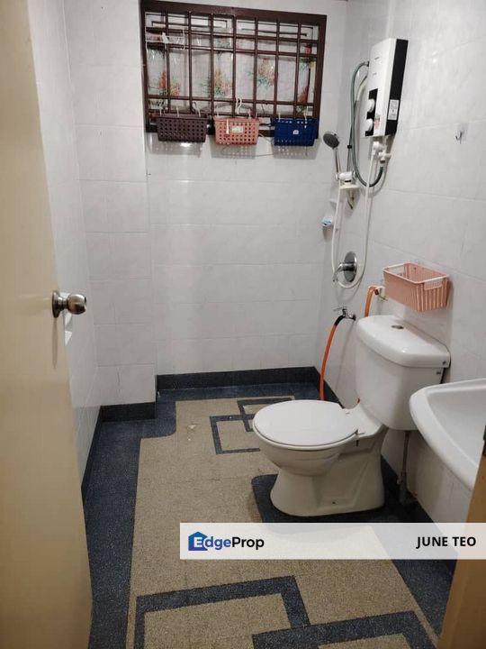 Strategic Location Fully Furnished Good Condition Mid Floor Golf Course View Studio @ Prima Regency for Rent, Johor, Plentong