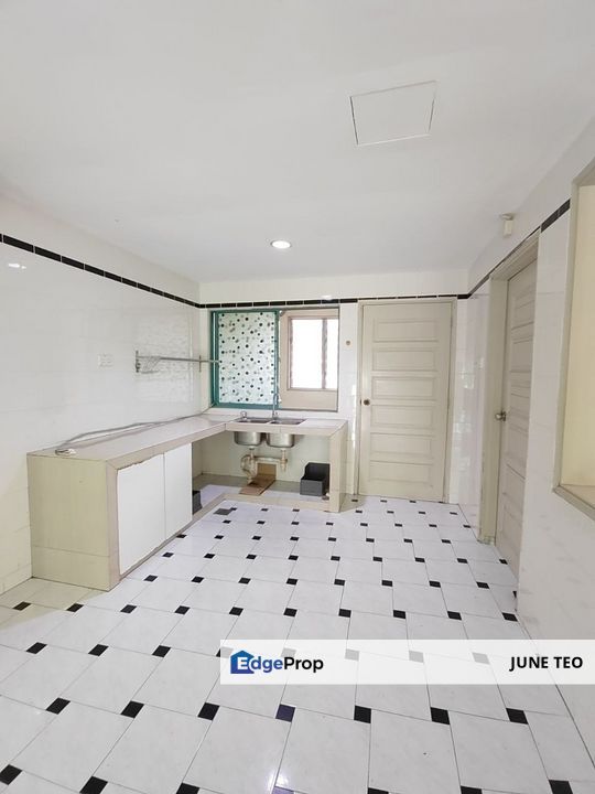 Spacious Partial Furnished Good Condition 3room Apt @ Octville Condo for Rent, Johor, Masai