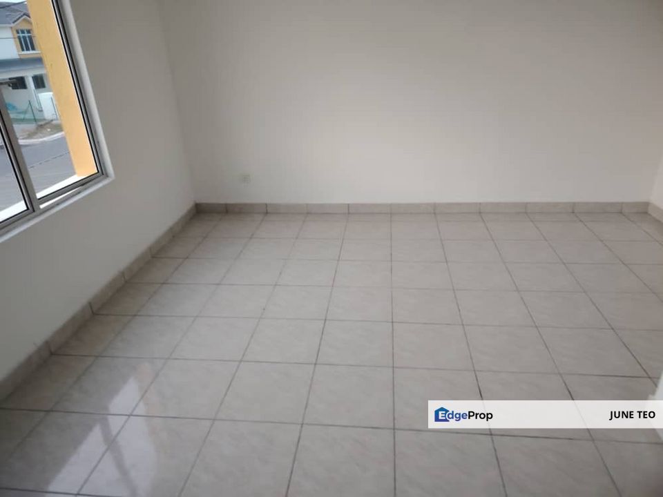 Unfurnished Original 2sty Terrace @ Impian Jaya Senai for Rent, Johor, Senai