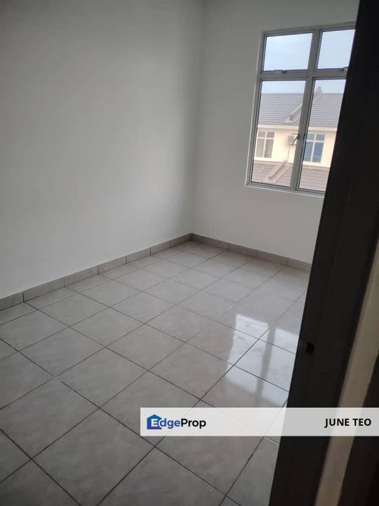 Unfurnished Original 2sty Terrace @ Impian Jaya Senai for Rent, Johor, Senai