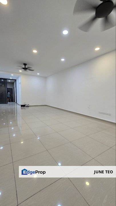 Partial Furnished Renovated Good Condition Spacious 2sty Semi D @ Bukit Jaya for Rent, Johor, Ulu Tiram