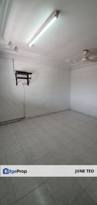 Renovated Good Condition Basic Fittings 2sty Low Cost House @ Skudai Baru for Rent, Johor, Skudai