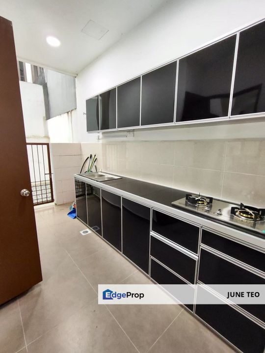 Strategic Location Good Condition Fully Furnished 3sty Cluster @ Nusa Sentral for Rent, Johor, 