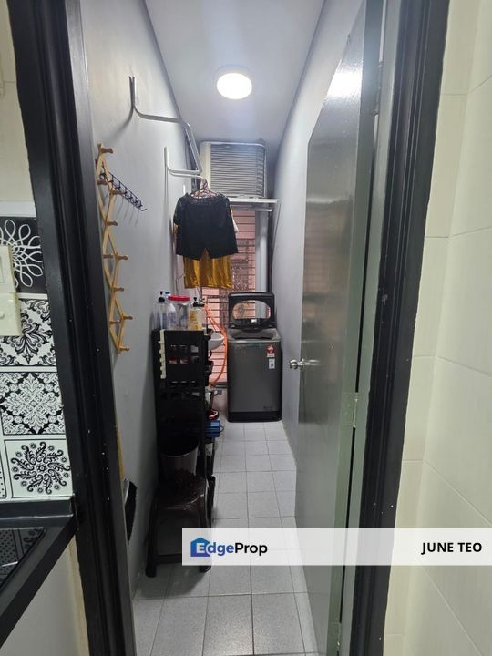 Strategic Location Good Condition Fully Furnished High Floor 2room Apt @ Suriamas Suite for Rent, Johor, Johor Bahru