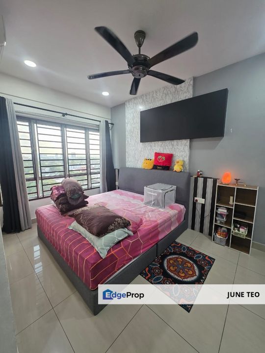 Strategic Location Good Condition Fully Furnished High Floor 2room Apt @ Suriamas Suite for Rent, Johor, Johor Bahru